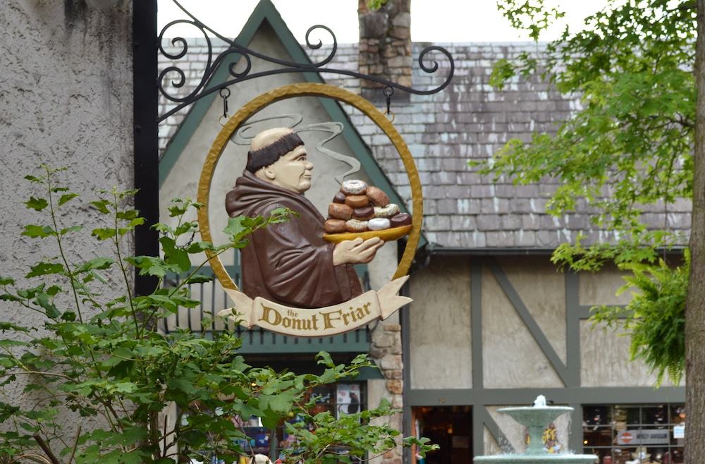 Donut Friar, Gatlinburg, Smoky Mountains Donut Friar, Gatlinburg places to eat, places to eat Smoky Mountains